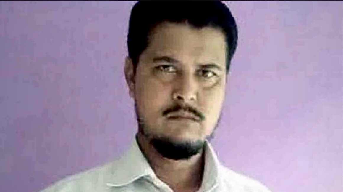 Cachar-a Ukil Lem Kum 60 Mi Chu Thla 6 Chhung Lungin Tang Tur leh Rs. 10,000 Chawi Tura Tih A ni  