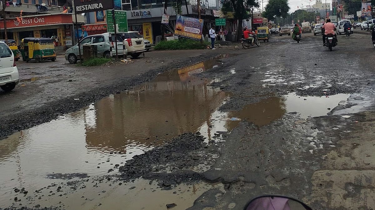 MP High Court-a PIL Thehluh Chuan Kawngpui Siamthatna Atana Hmanrua-te chu Enpui Turin Court a Dil